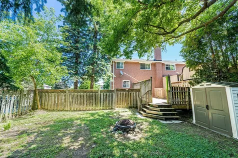 2 Lee Gate Aurora ON L4G 2J7