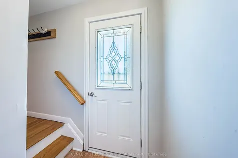 2 Lee Gate Aurora ON L4G 2J7