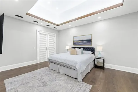 72 Manitou Drive King ON L7B 1E7