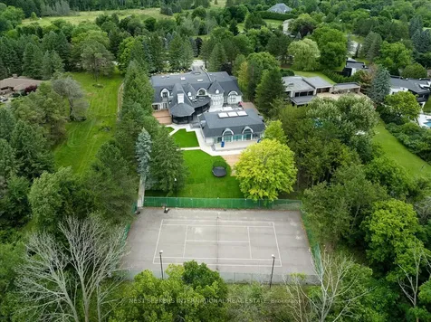 72 Manitou Drive King ON L7B 1E7