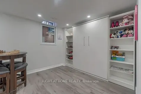 12 Laskin Drive Vaughan ON L6A 5A4