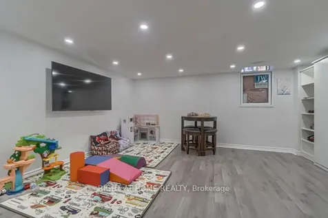 12 Laskin Drive Vaughan ON L6A 5A4