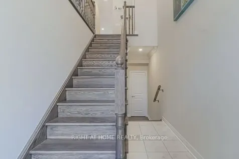 12 Laskin Drive Vaughan ON L6A 5A4