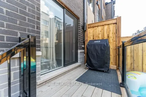 12 Laskin Drive Vaughan ON L6A 5A4