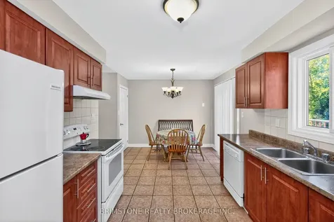 16 Northgate Drive Bradford West Gwillimbury ON L3Z 2H5