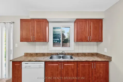 16 Northgate Drive Bradford West Gwillimbury ON L3Z 2H5