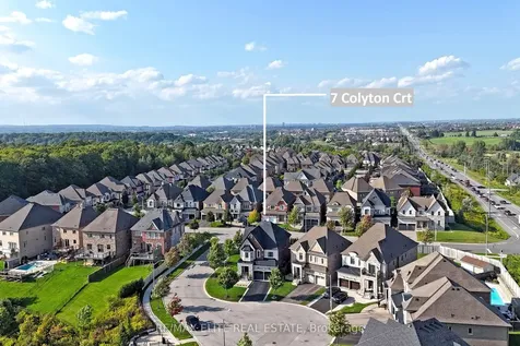 7 Colyton Court Aurora ON L4G 6Z6