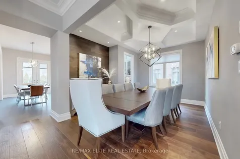 7 Colyton Court Aurora ON L4G 6Z6