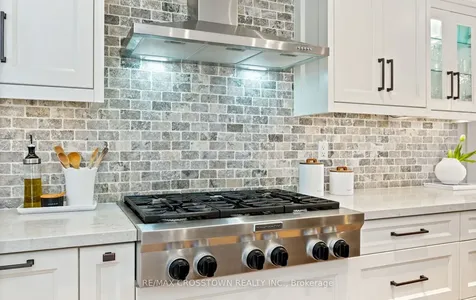 20 Compton Crescent Bradford West Gwillimbury ON L3Z 2X5