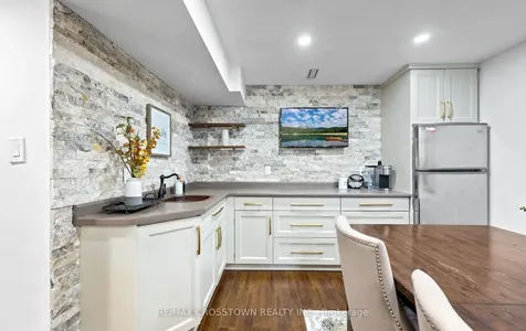 20 Compton Crescent Bradford West Gwillimbury ON L3Z 2X5