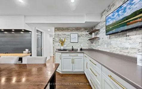 20 Compton Crescent Bradford West Gwillimbury ON L3Z 2X5