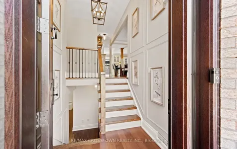 20 Compton Crescent Bradford West Gwillimbury ON L3Z 2X5