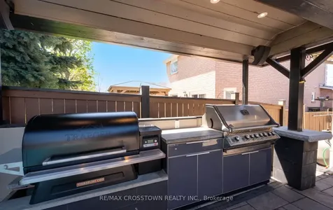 20 Compton Crescent Bradford West Gwillimbury ON L3Z 2X5