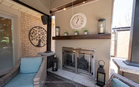 20 Compton Crescent Bradford West Gwillimbury ON L3Z 2X5