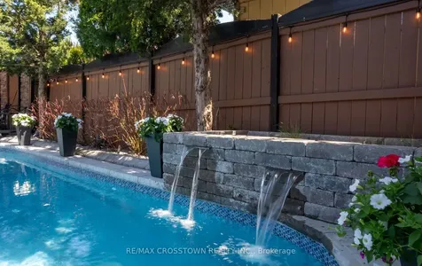 20 Compton Crescent Bradford West Gwillimbury ON L3Z 2X5