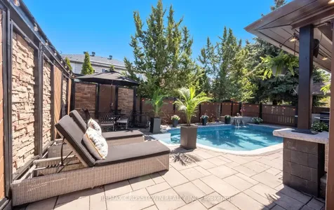 20 Compton Crescent Bradford West Gwillimbury ON L3Z 2X5