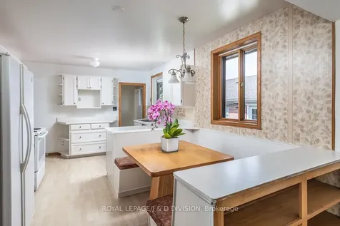 87 Child Drive Aurora ON L4G 1Y8