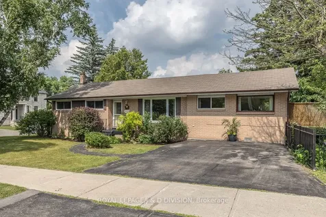 87 Child Drive Aurora ON L4G 1Y8