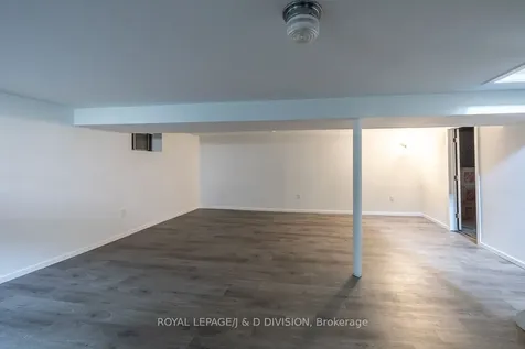 87 Child Drive Aurora ON L4G 1Y8