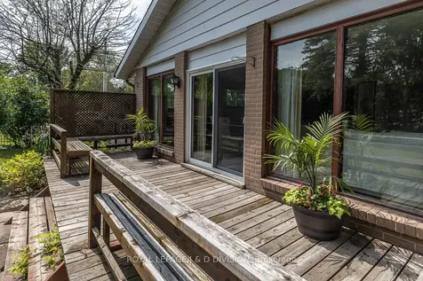 87 Child Drive Aurora ON L4G 1Y8