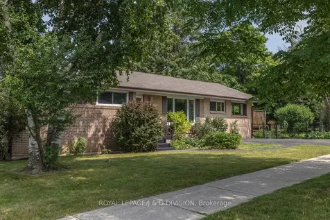 87 Child Drive Aurora ON L4G 1Y8