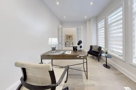 52 Klees Crescent Aurora ON L4G 3W8