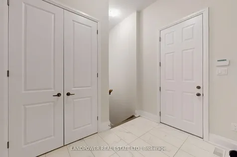 52 Klees Crescent Aurora ON L4G 3W8