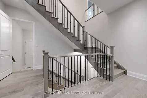 52 Klees Crescent Aurora ON L4G 3W8