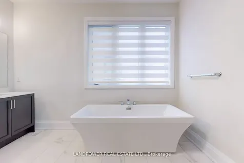 52 Klees Crescent Aurora ON L4G 3W8