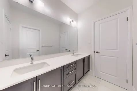 52 Klees Crescent Aurora ON L4G 3W8