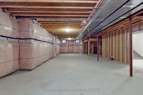 52 Klees Crescent Aurora ON L4G 3W8