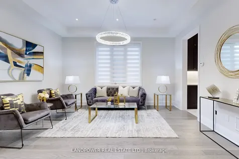 52 Klees Crescent Aurora ON L4G 3W8