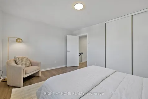 240 Collings Avenue Bradford West Gwillimbury ON L3Z 1W3