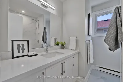 240 Collings Avenue Bradford West Gwillimbury ON L3Z 1W3