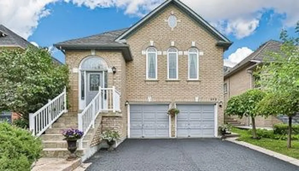 508 Stone Road Aurora ON L4G 6Z6