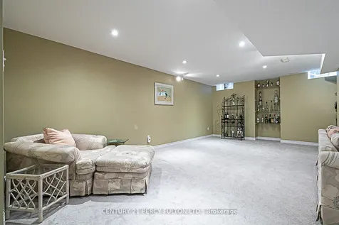 508 Stone Road Aurora ON L4G 6Z6