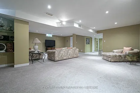 508 Stone Road Aurora ON L4G 6Z6