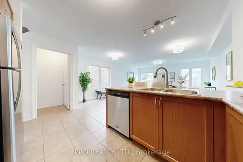 56 Acorn Lane Bradford West Gwillimbury ON L3Z 0H6