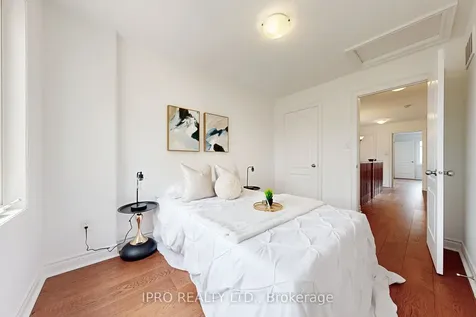 56 Acorn Lane Bradford West Gwillimbury ON L3Z 0H6