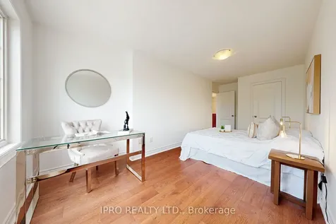 56 Acorn Lane Bradford West Gwillimbury ON L3Z 0H6