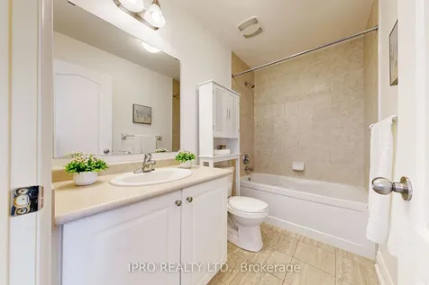 56 Acorn Lane Bradford West Gwillimbury ON L3Z 0H6