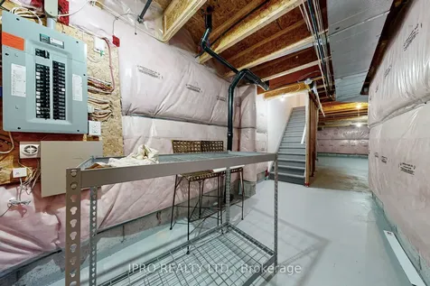 56 Acorn Lane Bradford West Gwillimbury ON L3Z 0H6