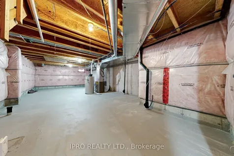 56 Acorn Lane Bradford West Gwillimbury ON L3Z 0H6