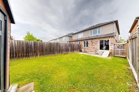 56 Acorn Lane Bradford West Gwillimbury ON L3Z 0H6