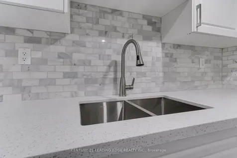 182 Hurd Street Bradford West Gwillimbury ON L3Z 1K9