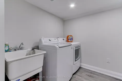 182 Hurd Street Bradford West Gwillimbury ON L3Z 1K9