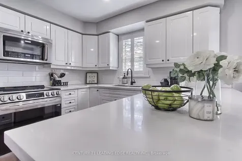 182 Hurd Street Bradford West Gwillimbury ON L3Z 1K9