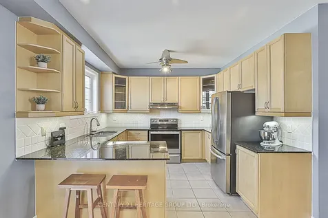 52 Perivale Gardens Aurora ON L4G 7P8