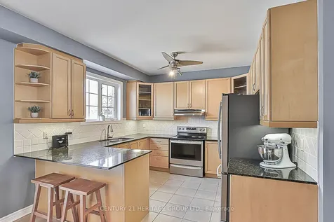 52 Perivale Gardens Aurora ON L4G 7P8