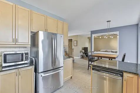 52 Perivale Gardens Aurora ON L4G 7P8